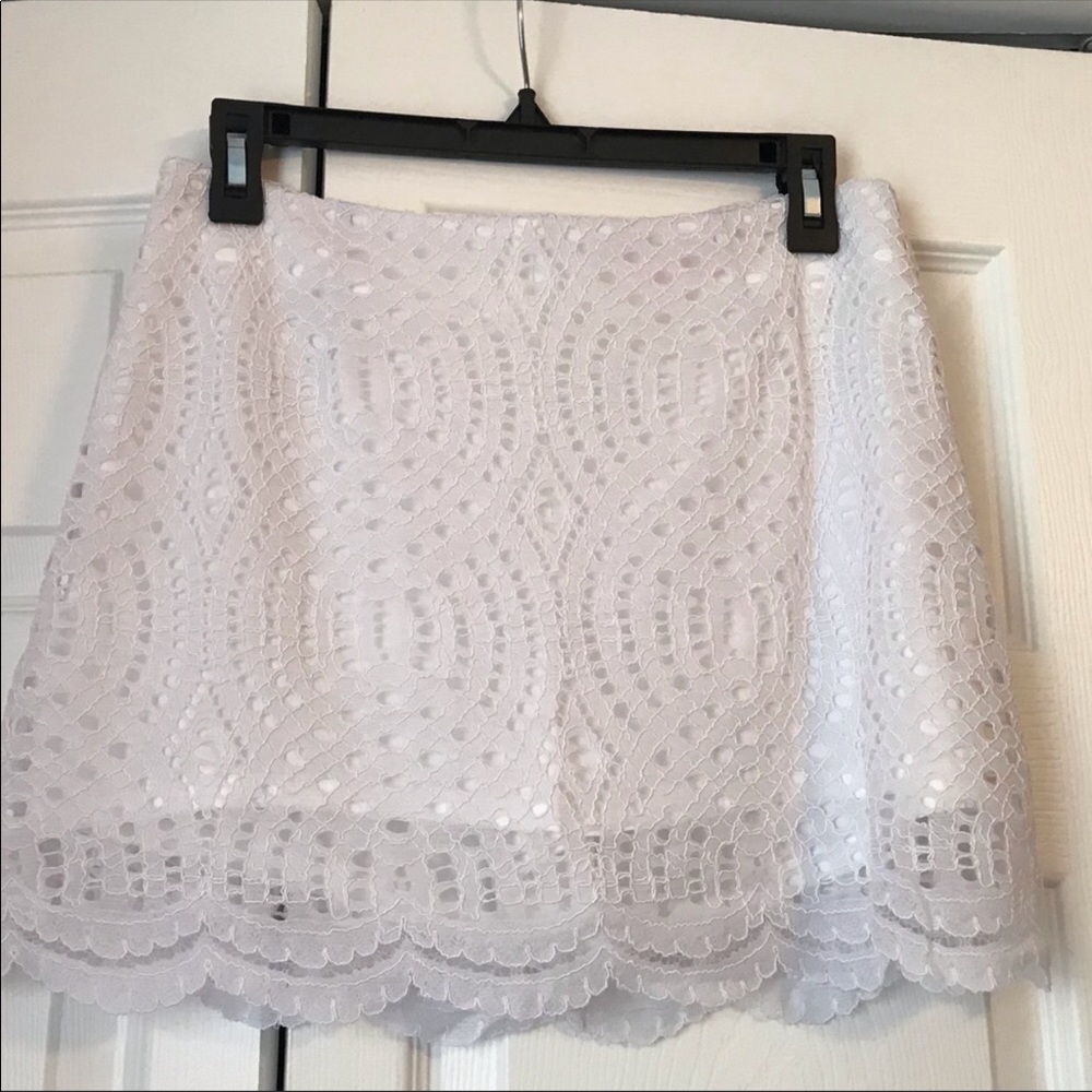 Lilly Pulitzer white lace skirt / skort size 4